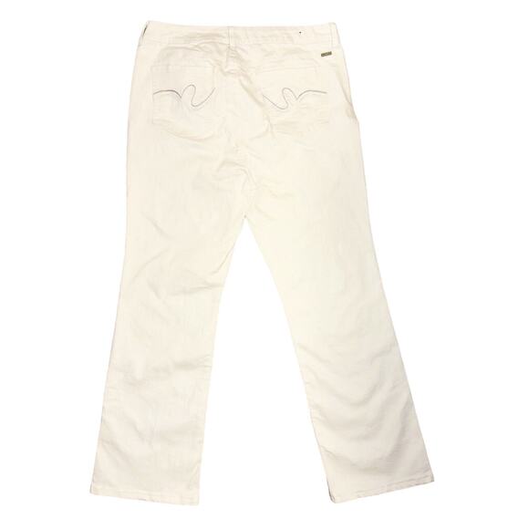 NEW DIANE GILMAN Forever Lux White Denim Jeans Size 18 Slimming Slim Bootcut NWT - Picture 5 of 9